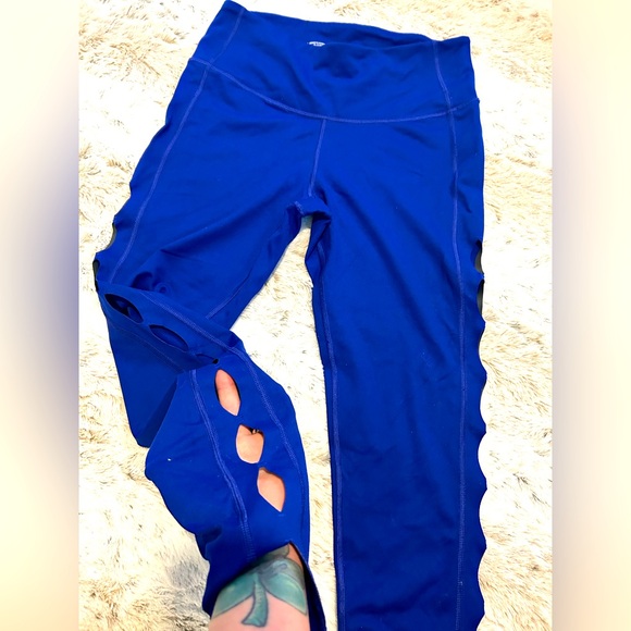 VICTORIA SECRET NNOCK OUT LEGGINGS Blue with Cut-Out Design DOWN BOTH LEGS - Picture 1 of 2